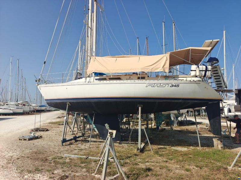 Beneteau First 345