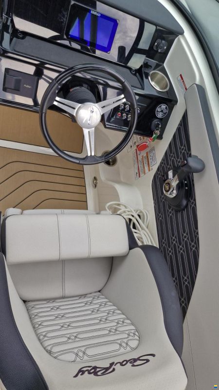 Sea Ray SPX 210