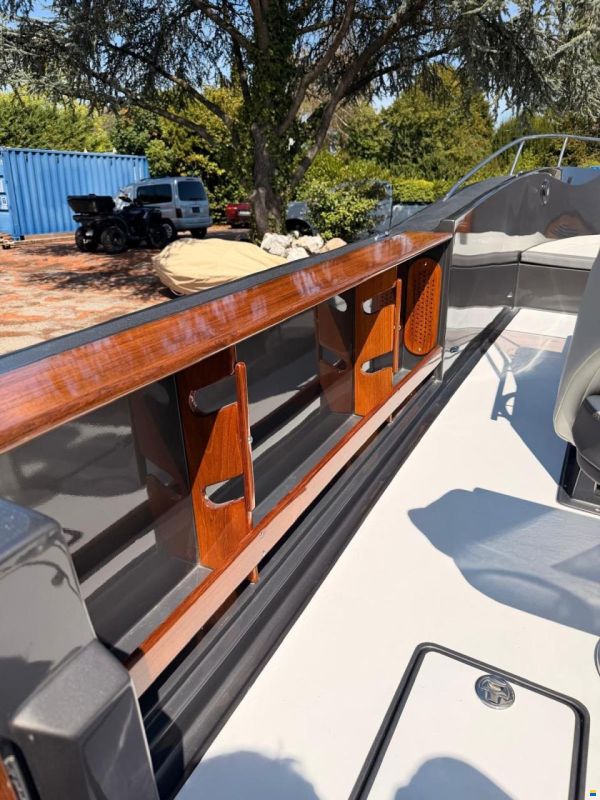 Chris Craft 214 VF SCORPION