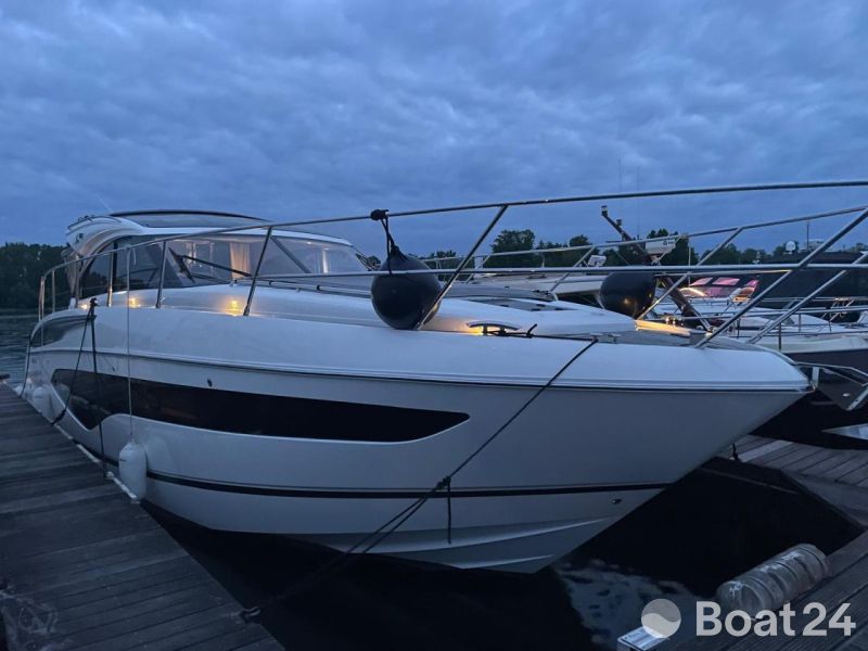 Princess V 50 Hardtop