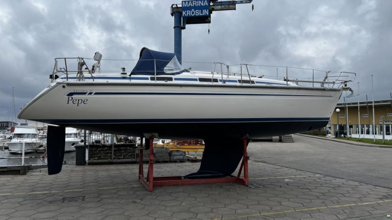 Bavaria 37