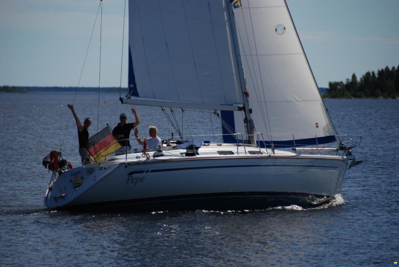 Bavaria 37