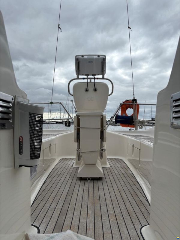 Bavaria 37