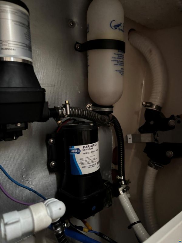 Bavaria 37