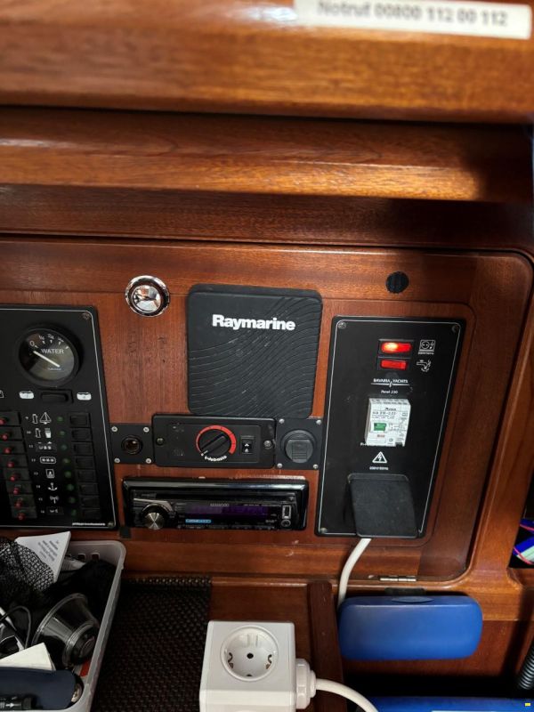 Bavaria 37