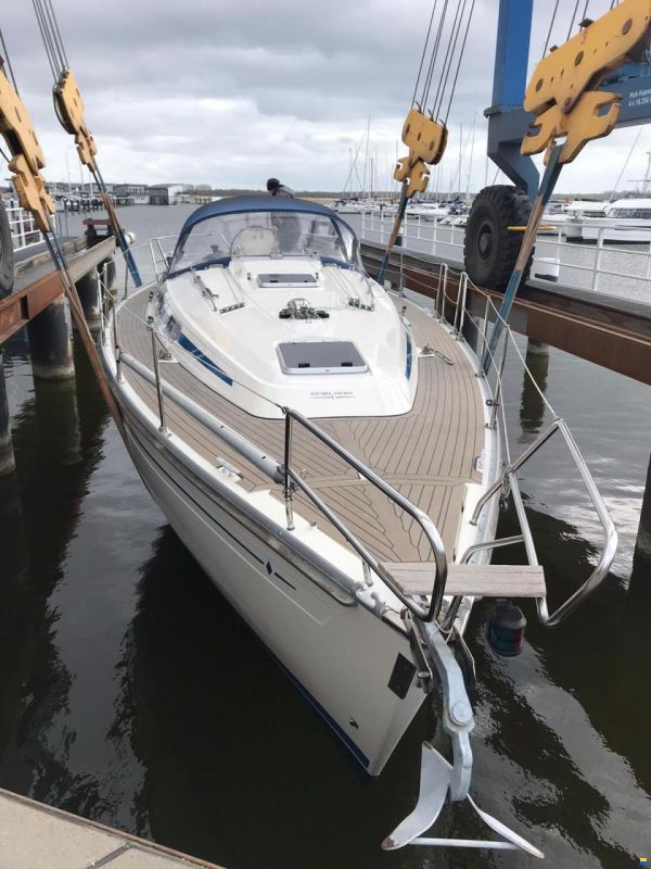 Bavaria 37