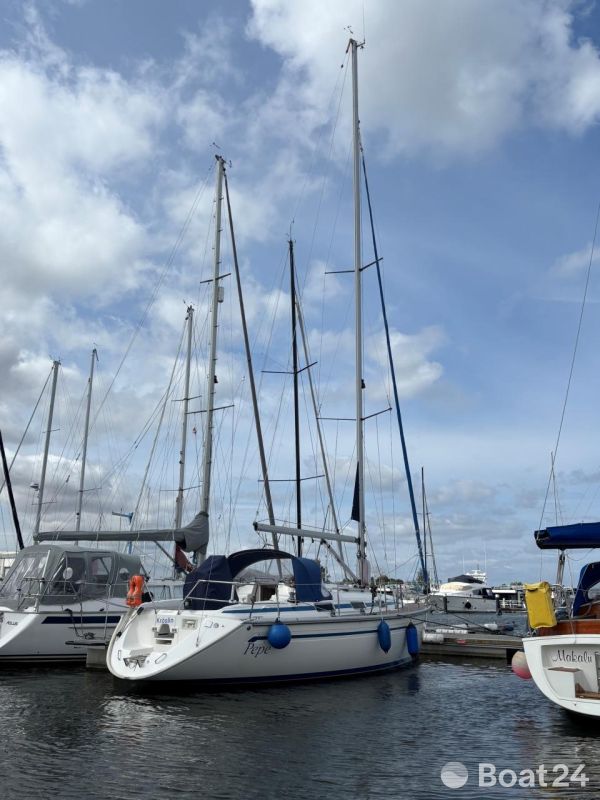 Bavaria 37