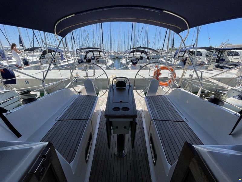 Bavaria Cruiser 37