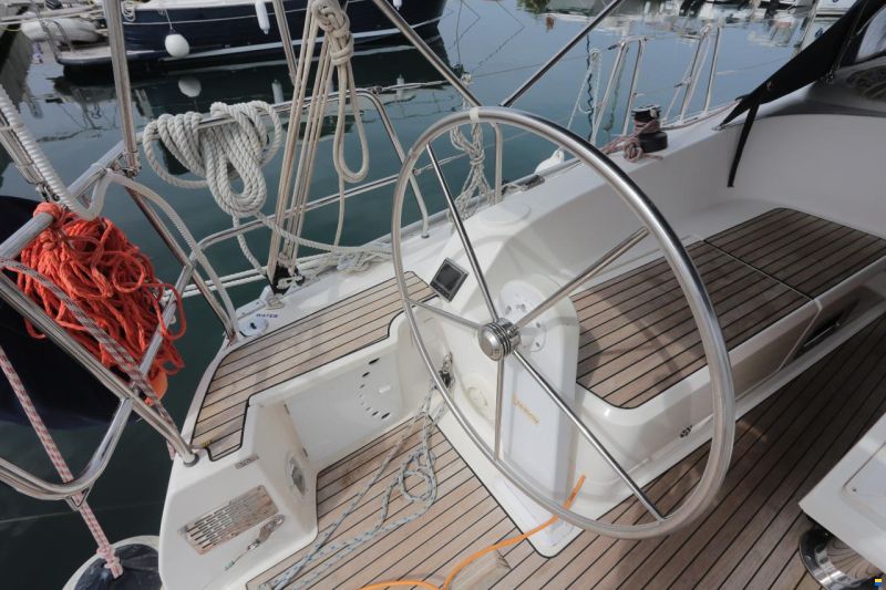 Bavaria Cruiser 37