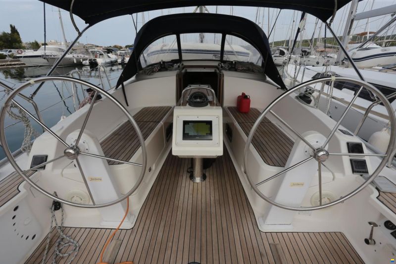 Bavaria Cruiser 37