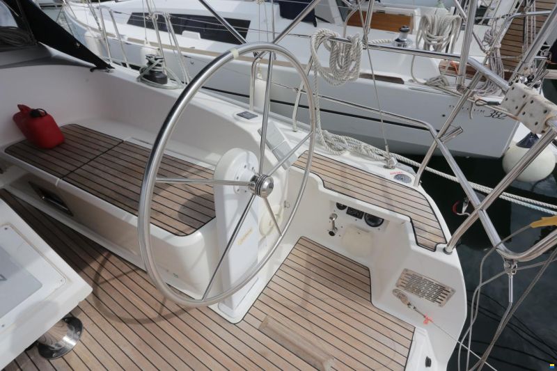 Bavaria Cruiser 37