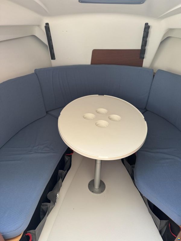 Beneteau Antares 7