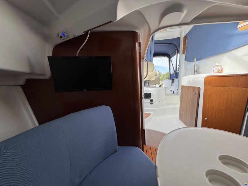 Beneteau Antares 7