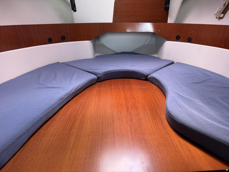 Beneteau Antares 7