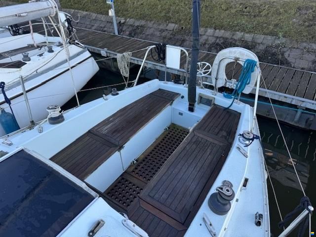 Contessa 28