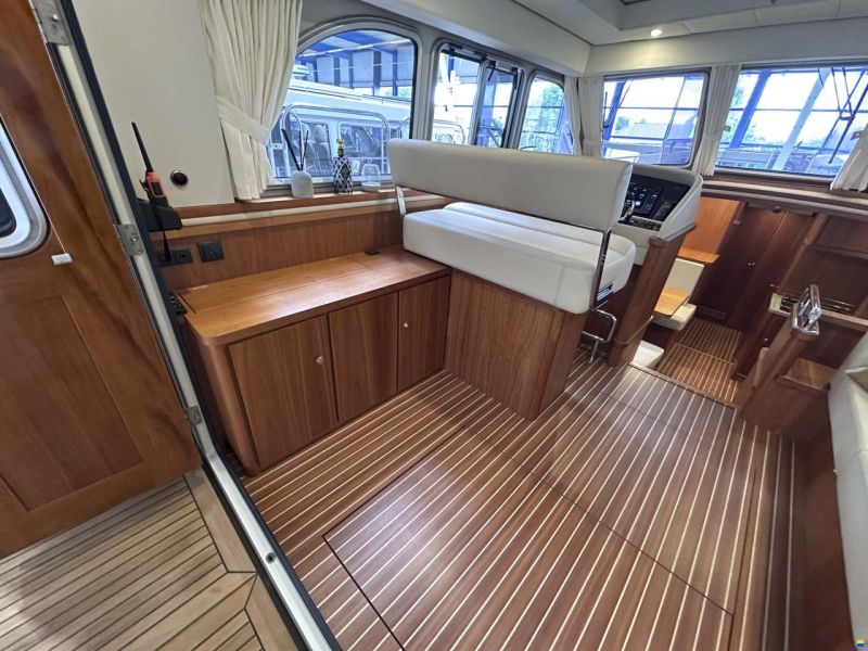 Linssen Grand Sturdy 470 Sedan Wheelhouse