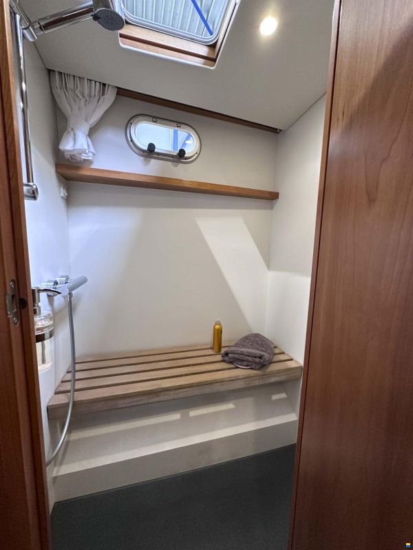 Linssen Grand Sturdy 470 Sedan Wheelhouse