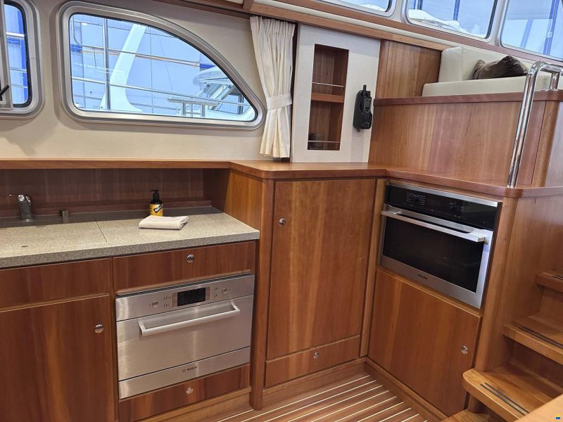 Linssen Grand Sturdy 470 Sedan Wheelhouse