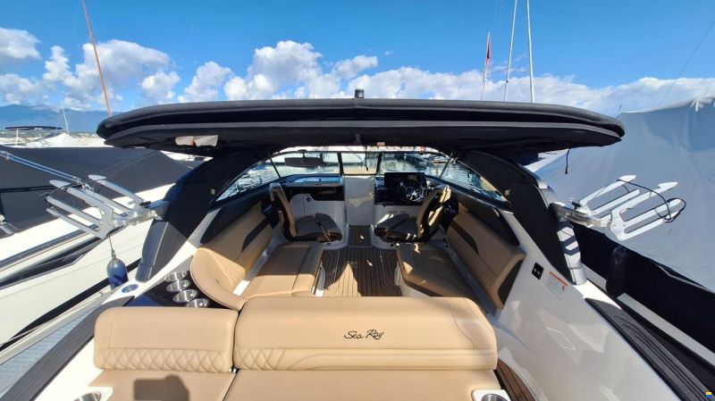 Sea Ray SLX 260 Surf