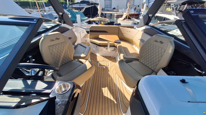 Sea Ray SLX 260 Surf