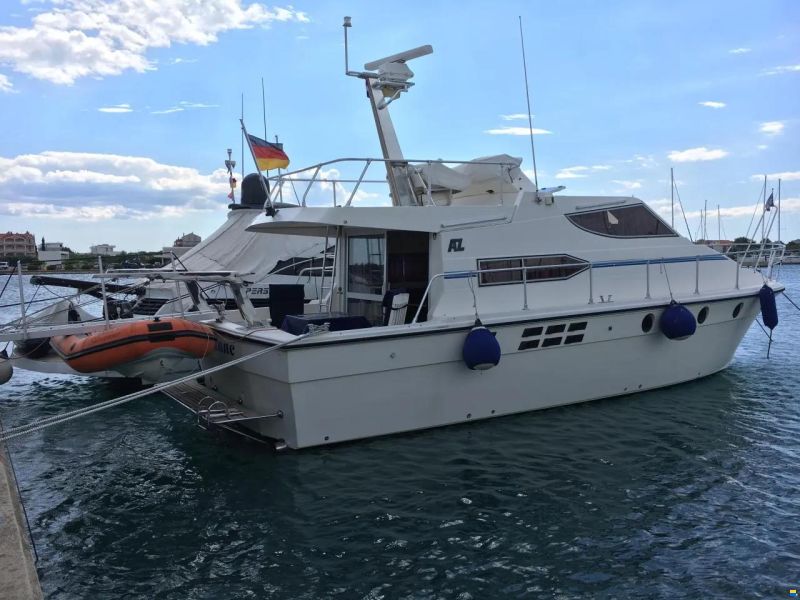 Azimut 38
