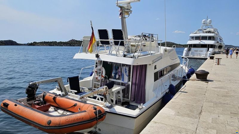 Azimut 38