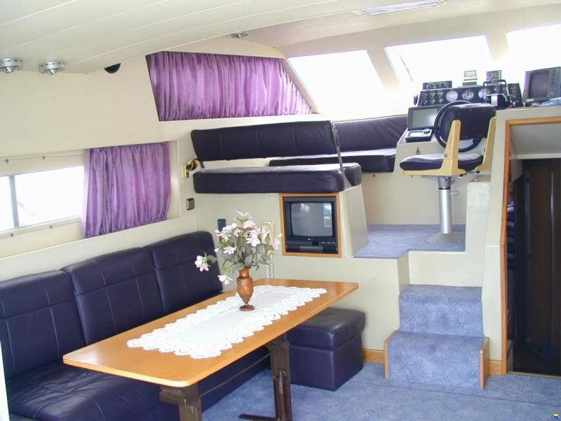 Azimut 38