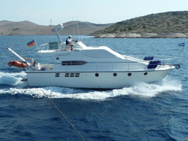 Azimut 38