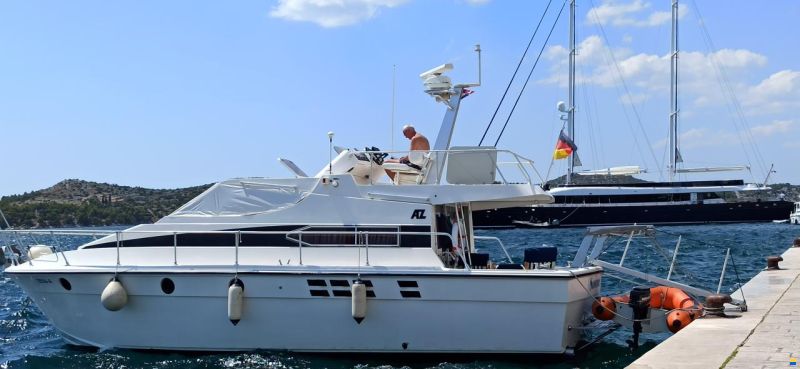 Azimut 38