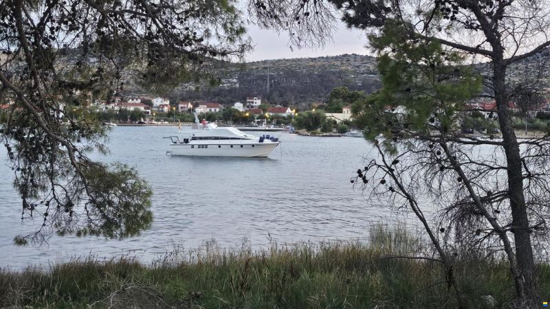 Azimut 38