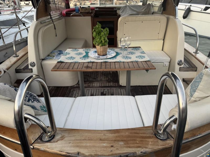Aquamarine Yachts Acquamarina 9 cabin