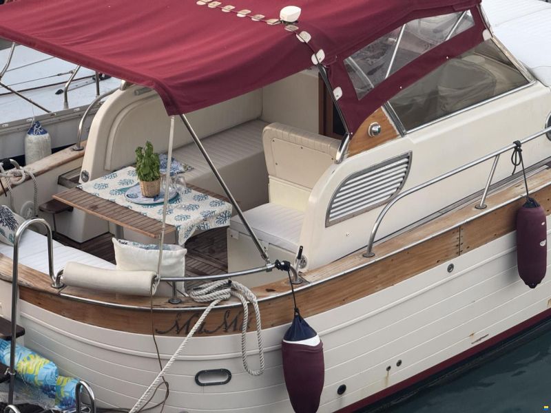 Aquamarine Yachts Acquamarina 9 cabin