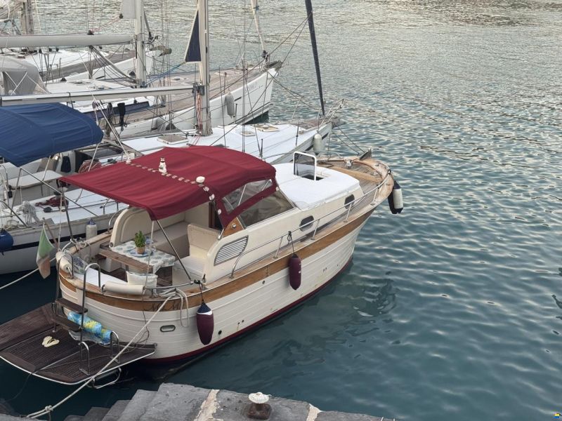 Aquamarine Yachts Acquamarina 9 cabin