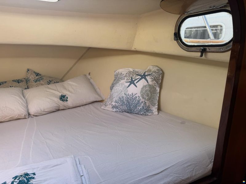 Aquamarine Yachts Acquamarina 9 cabin
