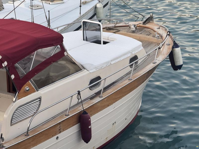 Aquamarine Yachts Acquamarina 9 cabin