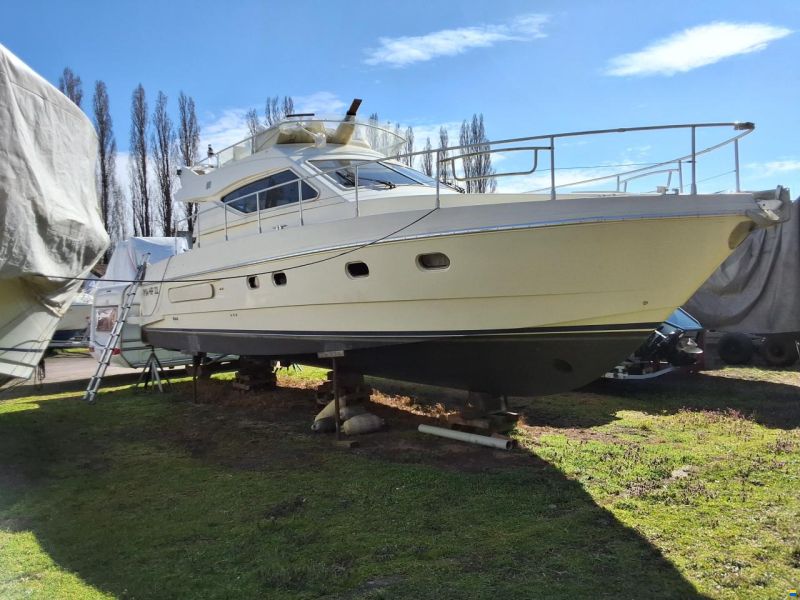 Ferretti 43 Fly