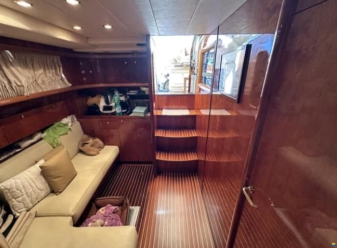 Cantieri Navali del Tirreno Cayman 40 WA