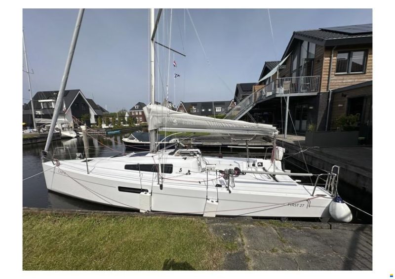 Beneteau First 27