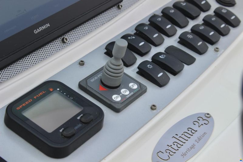 Chris Craft 23 Catalina