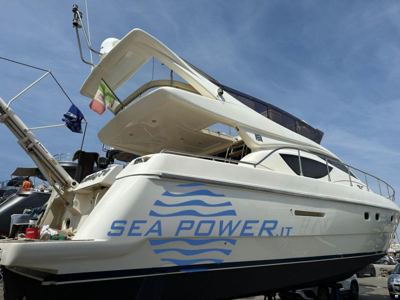 Ferretti Yachts. 460
