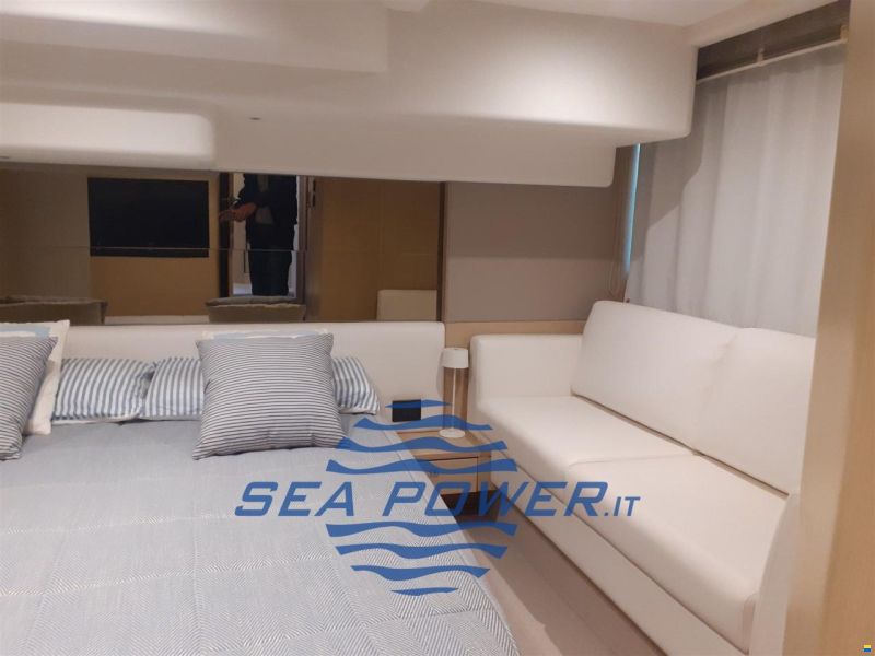 Princess Yachts. F 49