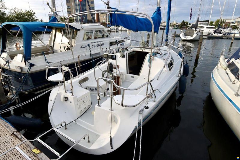 Catalina 270