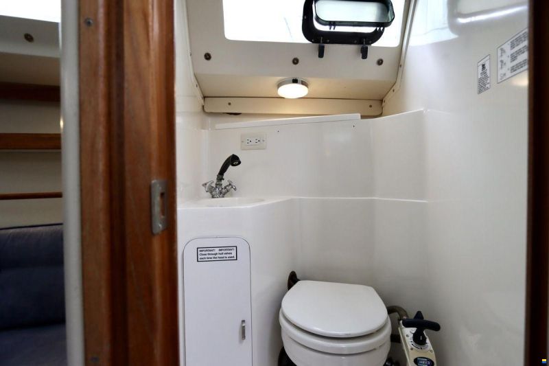 Catalina 270