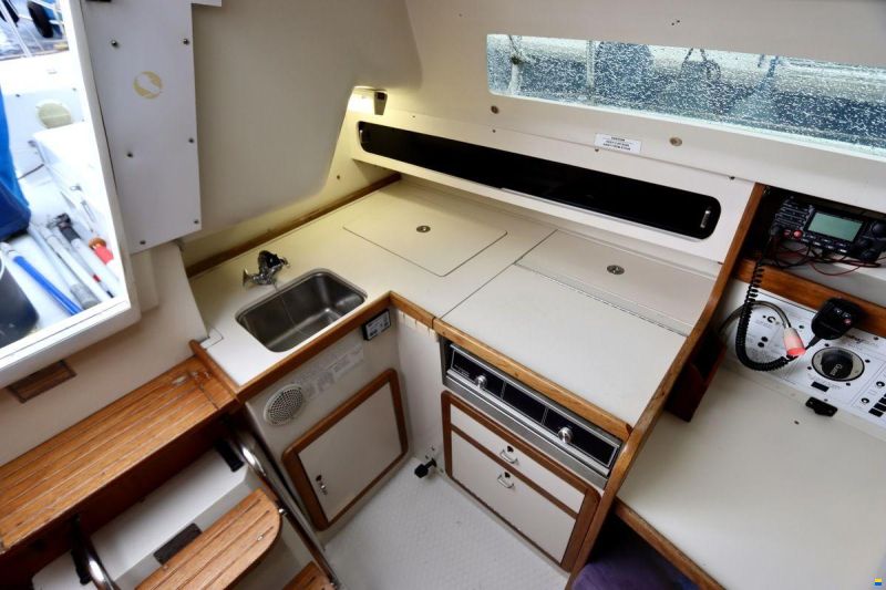 Catalina 270