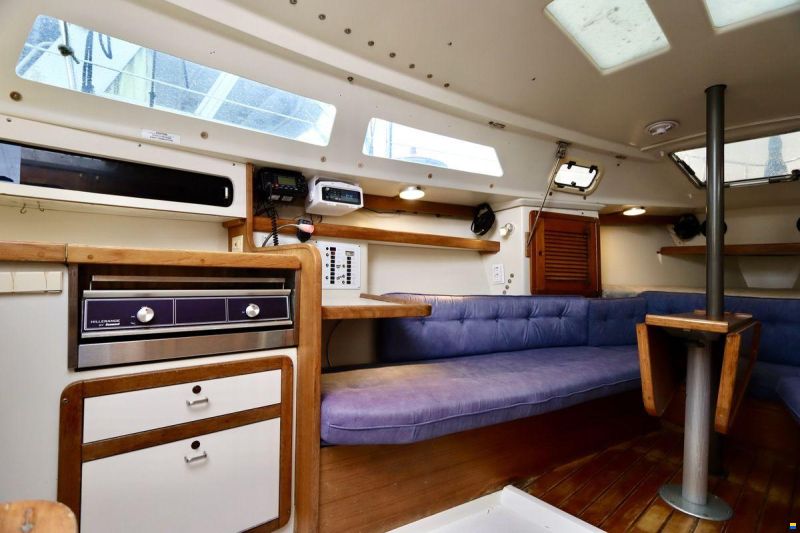 Catalina 270