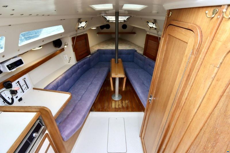 Catalina 270