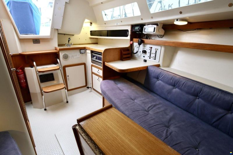 Catalina 270