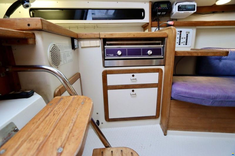 Catalina 270