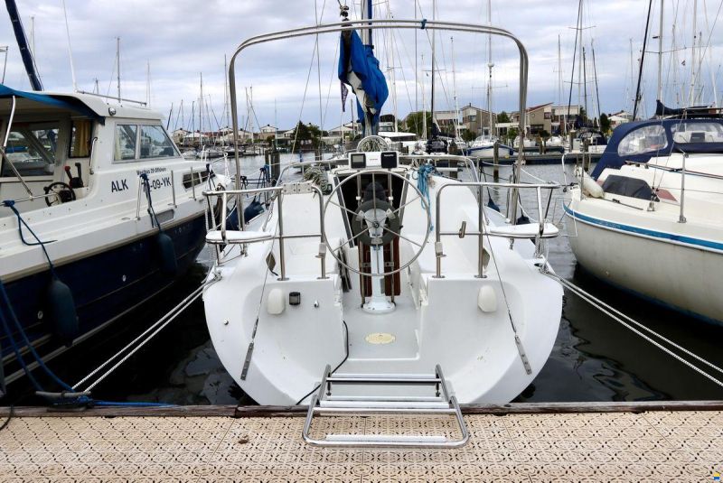 Catalina 270