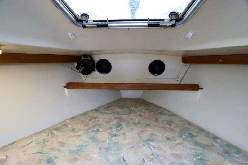 Catalina 270
